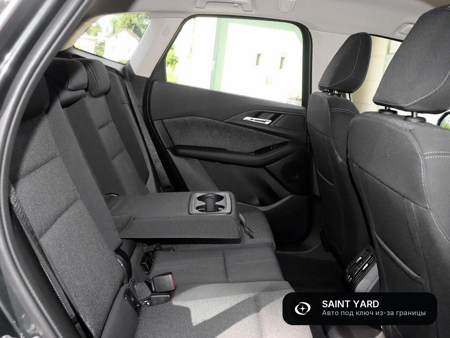 BMW 218i Active Tourer — фото 5