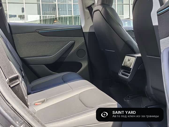 Tesla Model Y — фото 11